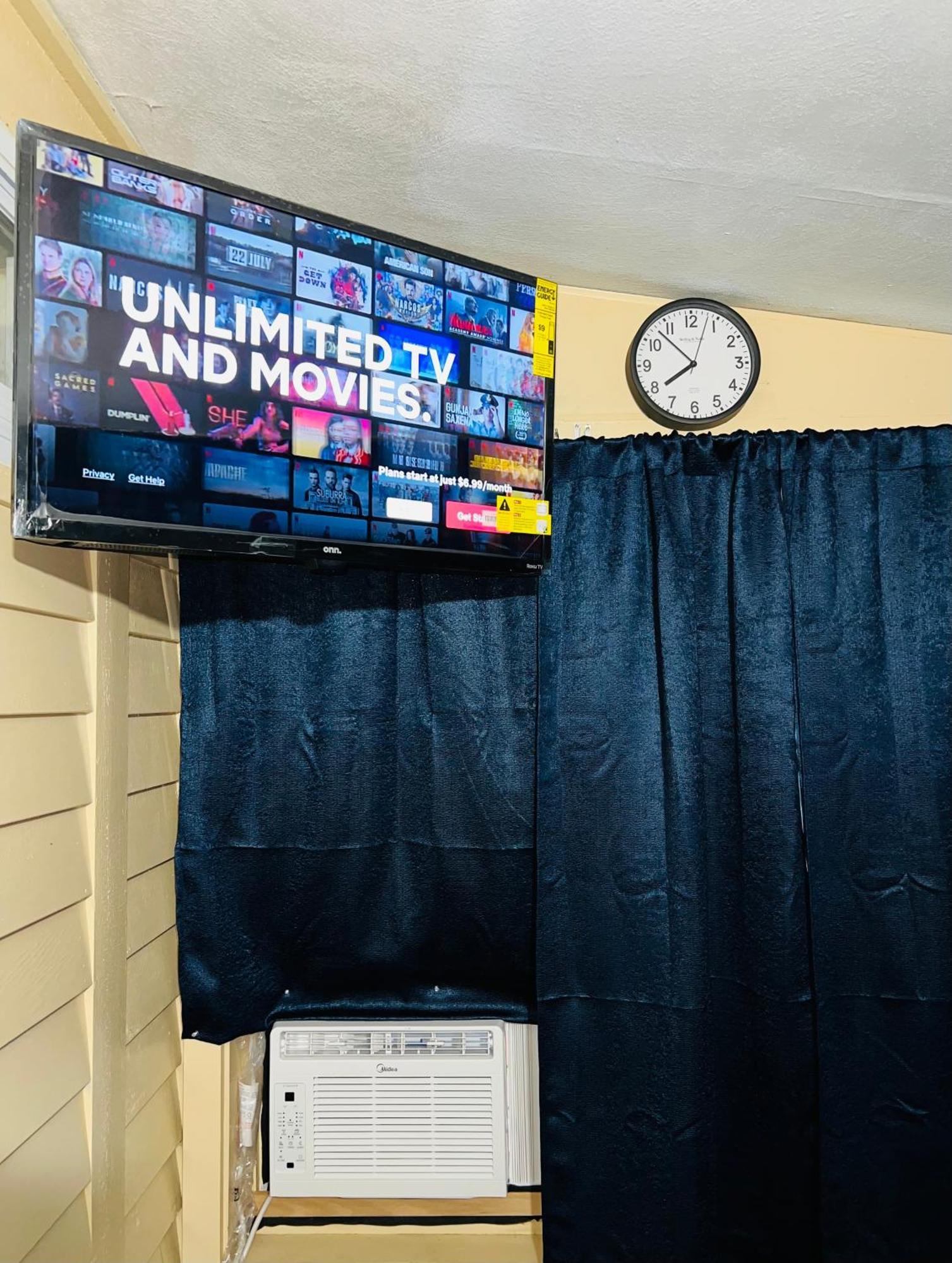 Budget Room Minutes From Downtown Хартфорд Экстерьер фото